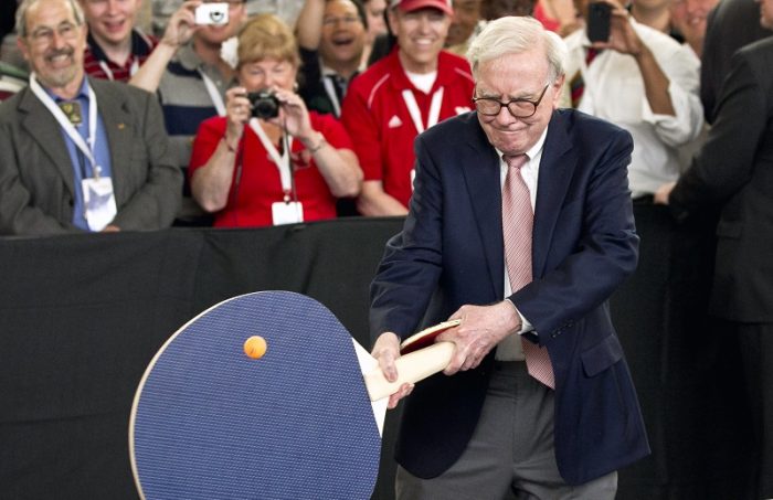 Carta anual de Warren Buffett a sus accionistas vuelve a generar polémica: ataca a Trump y da un nuevo golpe a la industria de gestión de fondos Carta anual de Warren Buffett a sus accionistas vuelve a generar polémica: ataca a Trump y da un nuevo golpe a la industria de gestión de fondos