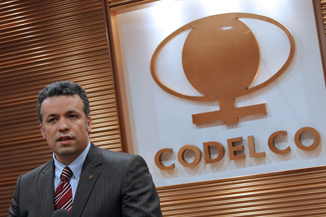 Presidente de Codelco enfatiza aporte por US$1.075 millones a Chile en 2015 pero anticipa nueva incertidumbre en el mercado