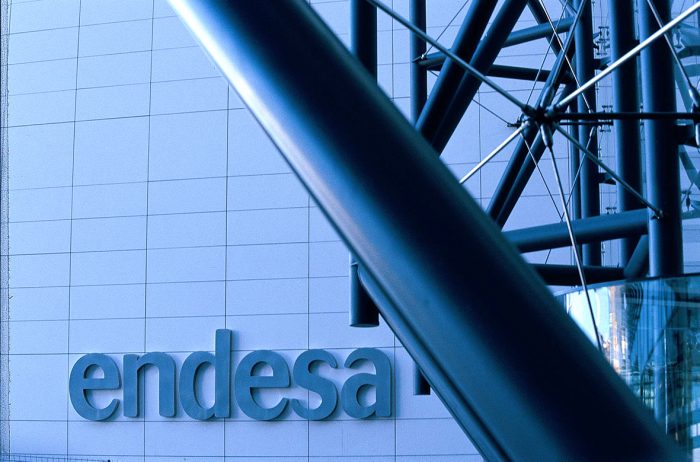 Endesa leyó el mercado y decide renunciar a derechos de agua en cinco proyectos Endesa leyó el mercado y decide renunciar a derechos de agua en cinco proyectos
