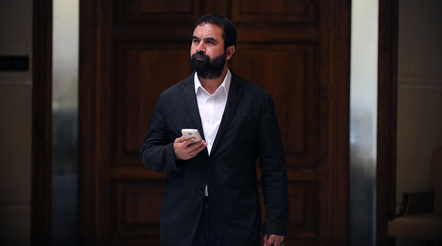 Hugo Gutiérrez responde a Ravinet por supuesta campaña difamatoria contra las FFAA: “Está sobrerreacionando” Hugo Gutiérrez responde a Ravinet por supuesta campaña difamatoria contra las FFAA: