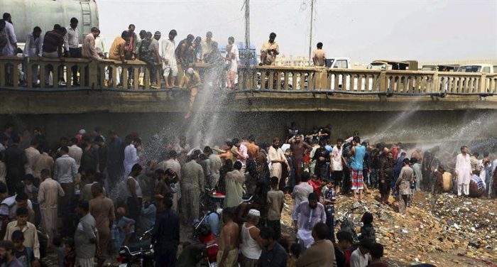 Ola de calor causa más de un millar de muertes en el sur de Pakistán Ola de calor causa más de un millar de muertes en el sur de Pakistán