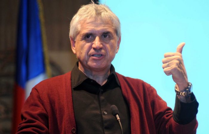 Tironi dice que a diferencia de la vieja Aristocracia: «Aquí se rebelaron contra el amo y develaron sus secretos» Tironi dice que a diferencia de la vieja Aristocracia: