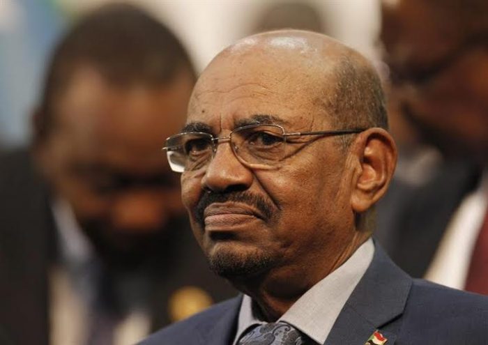 Procesado por la justicia internacional, Omar Al Bashir logra abandonar Sudáfrica Procesado por la justicia internacional, Omar Al Bashir logra abandonar Sudáfrica