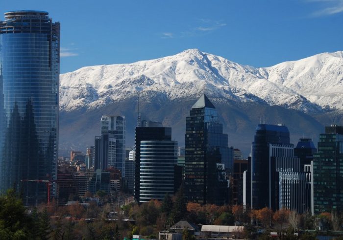 Quejarse de llenos: las millonarias ganancias de los grupos económicos bajo el régimen de la ‘retroexcavadora’ que desafían visión de que Chile “se está cayendo” Quejarse de llenos: las millonarias ganancias de los grupos económicos bajo el régimen de la ‘retroexcavadora’ que desafían visión de que Chile “se está cayendo”