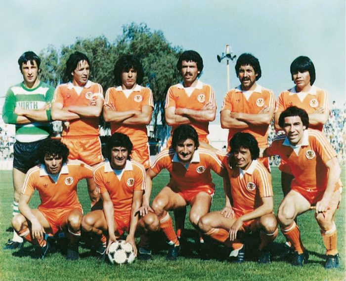 Efemérides: cumpleaños de Mario Soto y de Héctor Puebla, y U. Católica celebra un nuevo título (videos) Efemérides: cumpleaños de Mario Soto y de Héctor Puebla, y U. Católica celebra un nuevo título (videos)