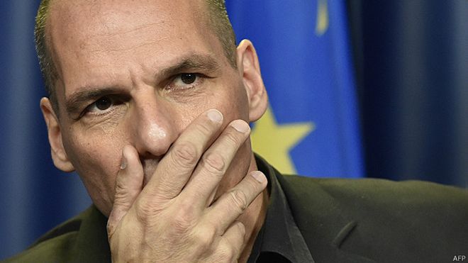 Ministro de finanzas griego dimite y da un empujón a Tsipras para facilitar un acuerdo con acreedores Ministro de finanzas griego dimite y da un empujón a Tsipras para facilitar un acuerdo con acreedores