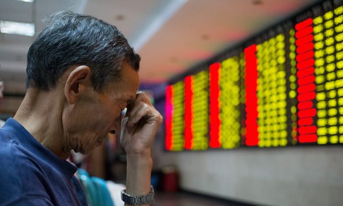 Acciones chinas en picada: medidas de apoyo no logran frenar pérdidas de US$3.2 trillones en menos de un mes Acciones chinas en picada: medidas de apoyo no logran frenar pérdidas de US$3.2 trillones en menos de un mes