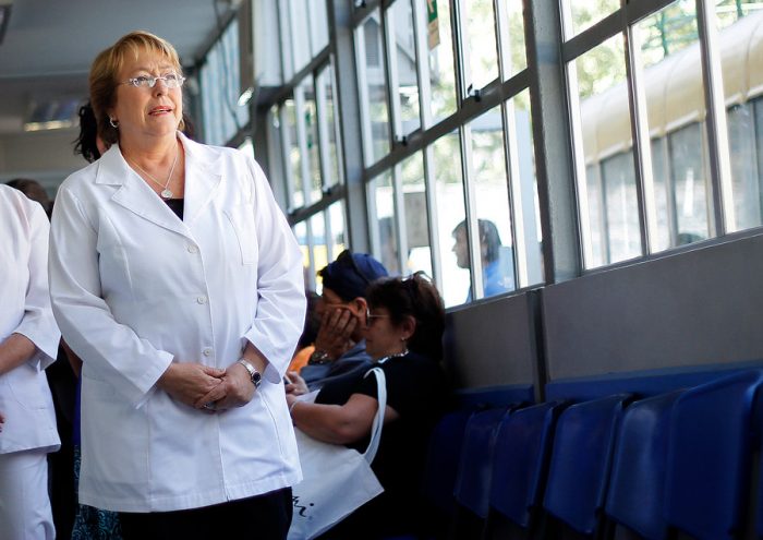 Carmen Gloria Quintana dice que Bachelet “arriesgó su carrera” como médico , para salvarle la vida Carmen Gloria Quintana dice que Bachelet