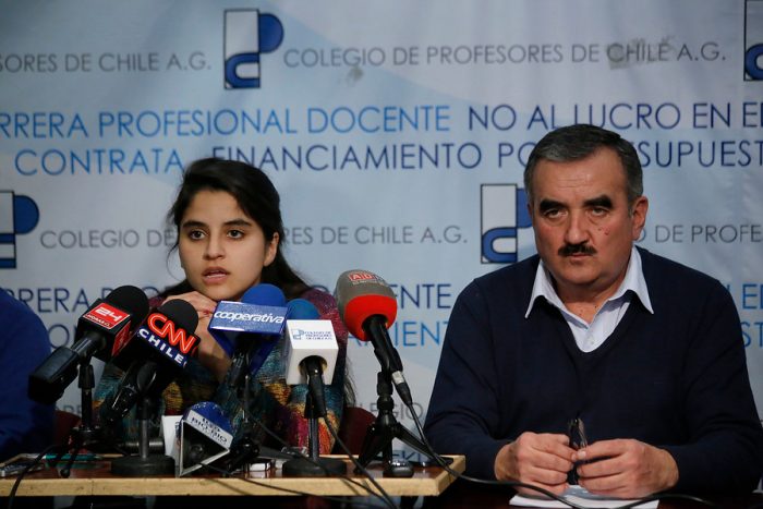 Fech marca distancia con Jaime Gajardo y pide a los diputados votar en contra de la idea de legislar proyecto de carrera docente Fech marca distancia con Jaime Gajardo y pide a los diputados votar en contra de la idea de legislar proyecto de carrera docente