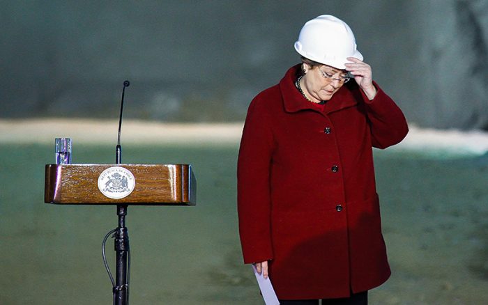 Renuncia sin realismo: la doctrina Bachelet para perder el poder Renuncia sin realismo: la doctrina Bachelet para perder el poder