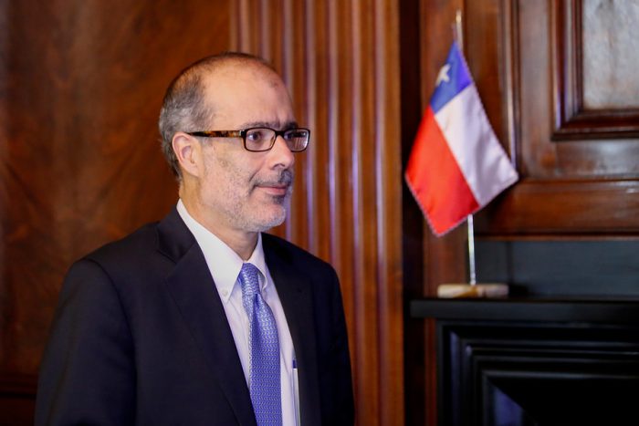 Las confesiones de Hacienda: Rodrigo Valdés va al Congreso a sincerar cifras Las confesiones de Hacienda: Rodrigo Valdés va al Congreso a sincerar cifras
