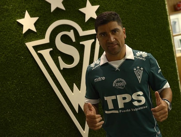 Se pone la verde: David Pizarro firmó en Santiago Wanderers Se pone la verde: David Pizarro firmó en Santiago Wanderers