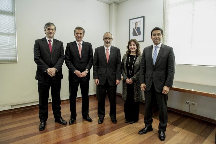 Consejo de Estabilidad Financiera e impacto de crisis griega: pese a baja exposición de Chile, el país no está aislado de un aumento de volatilidad Consejo de Estabilidad Financiera e impacto de crisis griega: pese a baja exposición de Chile, el país no está aislado de un aumento de volatilidad