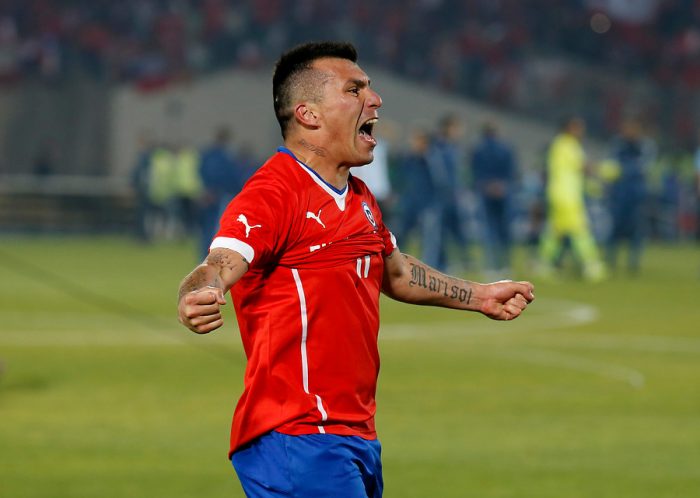 Medel confirma quiebre del plantel con Claudio Bravo: «Tiene que hablar de frente, como hombre» Medel confirma quiebre del plantel con Claudio Bravo: