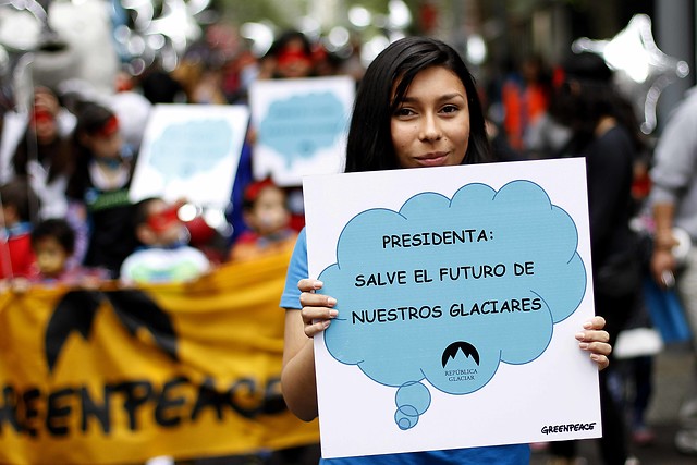 Greenpeace denuncia que el Gobierno pone en riesgo el acceso al agua del 70% de la población de Chile Greenpeace denuncia que el Gobierno pone en riesgo el acceso al agua del 70% de la población de Chile