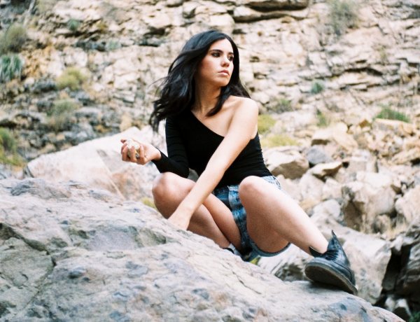 Javiera Mena: “Me gusta mostrar la realidad, como el amor entre chicas” Javiera Mena: “Me gusta mostrar la realidad, como el amor entre chicas”