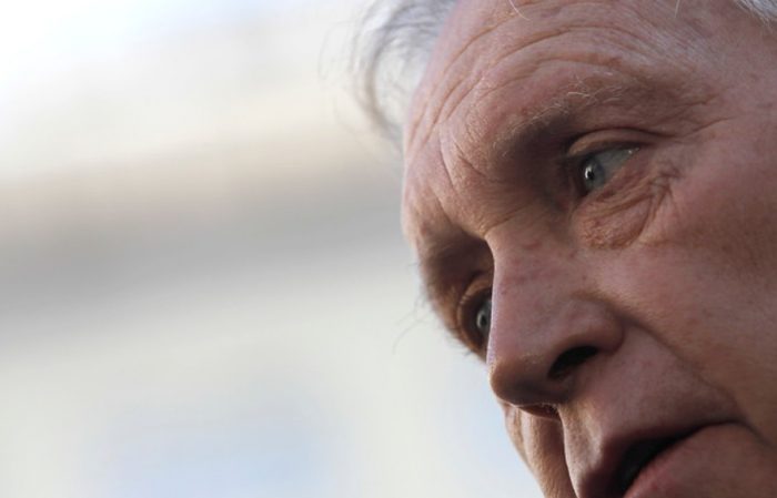 Burgos se alinea con su partido y dice que es “razonable” aplazar votación sobre aborto Burgos se alinea con su partido y dice que es