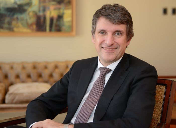 Enersis ofrece tregua a AFP: reorganización pasará por Comité de Directores y podrán contratar sus propios asesores Enersis ofrece tregua a AFP: reorganización pasará por Comité de Directores y podrán contratar sus propios asesores
