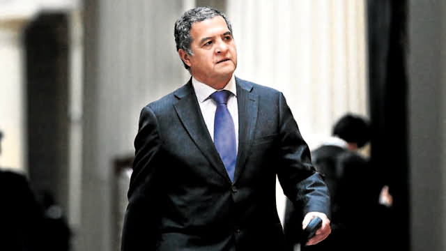 Ministro Carroza solicitará a Francia la extradición de 