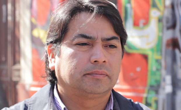 Cayuqueo sale en defensa de Villegas y dice que librería incurre en acto de fascismo Cayuqueo sale en defensa de Villegas y dice que librería incurre en acto de fascismo