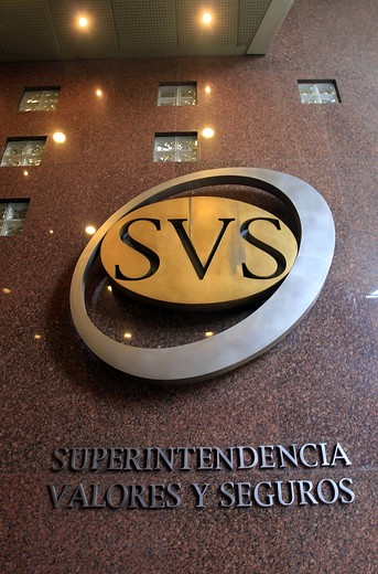 SVS descarta que aportes de empresas a políticos puedan vulnerar intereses de compañías y accionistas SVS descarta que aportes de empresas a políticos puedan vulnerar intereses de compañías y accionistas