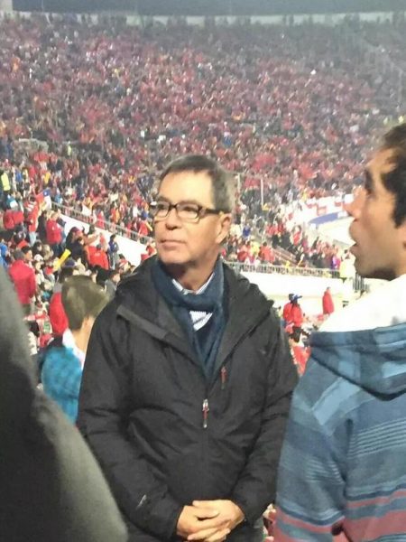 Polémica en Twitter por foto de ex presidente de La Polar, Pablo Alcalde, alentando a Chile en la final de la Copa América Polémica en Twitter por foto de ex presidente de La Polar, Pablo Alcalde, alentando a Chile en la final de la Copa América