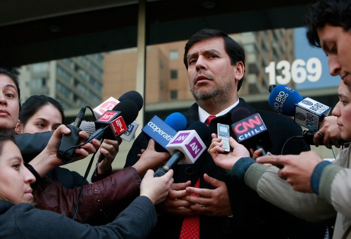 Arenas aclara que declaró como testigo ante fiscal por su vínculo con el caso SQM Arenas aclara que declaró como testigo ante fiscal por su vínculo con el caso SQM