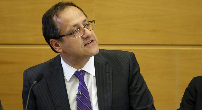 Harald Beyer aplaude lápida de Burgos a la Asamblea Constituyente: estaba la sensación “de que se podía desbordar la institucionalidad a través de atajos” Harald Beyer aplaude lápida de Burgos a la Asamblea Constituyente: estaba la sensación