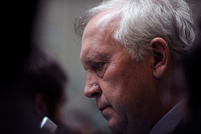 Diputado PS ironiza con el estilo conservador de Burgos: “Si hubiese estado en la Independencia todavía seríamos colonia de los españoles” Diputado PS ironiza con el estilo conservador de Burgos: “Si hubiese estado en la Independencia todavía seríamos colonia de los españoles”