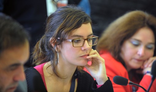 Camila Vallejo advierte a la Nueva Mayoría que no hay sentido para el PC estar en el Gobierno si no se cumple con el programa Camila Vallejo advierte a la Nueva Mayoría que no hay sentido para el PC estar en el Gobierno si no se cumple con el programa