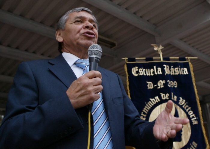 Militante de RN niega haber falsificado licenciatura de cuarto medio del alcalde Luis Plaza Militante de RN niega haber falsificado licenciatura de cuarto medio del alcalde Luis Plaza