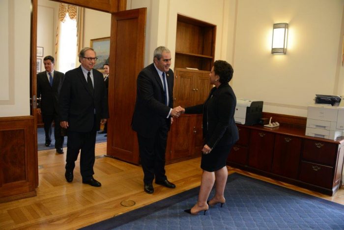 Fiscal Nacional y su encuentro con Loretta Lynch: “Existe disposición a entregar los antecedentes que se nos requieran” Fiscal Nacional y su encuentro con Loretta Lynch: “Existe disposición a entregar los antecedentes que se nos requieran”