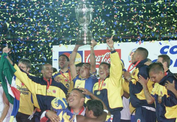 Efemérides: El natalicio de un futbolista clave en la historia de Colo Colo y la primera consagración continental de Colombia Efemérides: El natalicio de un futbolista clave en la historia de Colo Colo y la primera consagración continental de Colombia