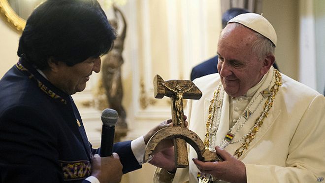 La historia detrás del “crucifijo comunista” que Evo Morales le regaló al papa Francisco La historia detrás del