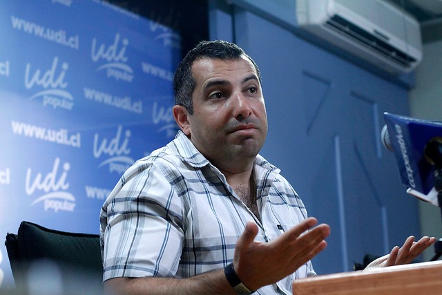 Caso basura salpica a los UDI Gustavo Hasbún y Rodrigo Delgado Caso basura salpica a los UDI Gustavo Hasbún y Rodrigo Delgado