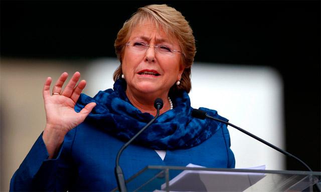 Michelle Bachelet envía carta a los profesores tras entrega de propuesta de la mesa tripartita Michelle Bachelet envía carta a los profesores tras entrega de propuesta de la mesa tripartita