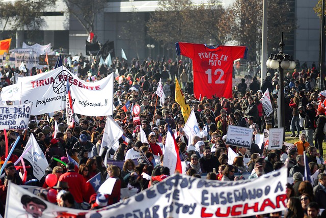 Profesores acusan “operación castigo” desde Municipio de Renca al despedir a 33 docentes tras paro Profesores acusan