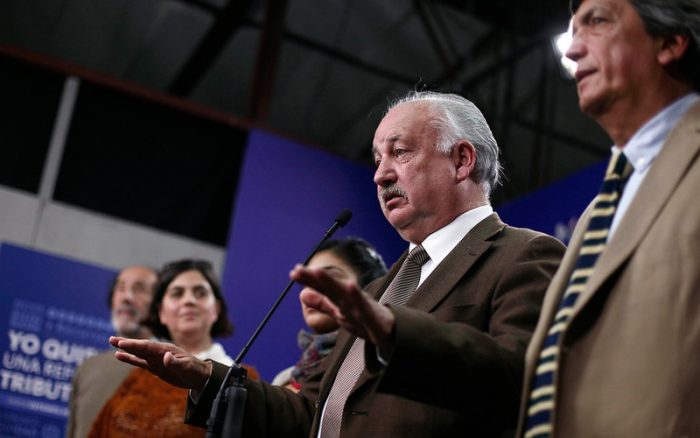 PC apuesta por hacer oposición pública al interior de la Nueva Mayoría tras frenazo a reformas prometidas PC apuesta por hacer oposición pública al interior de la Nueva Mayoría tras frenazo a reformas prometidas