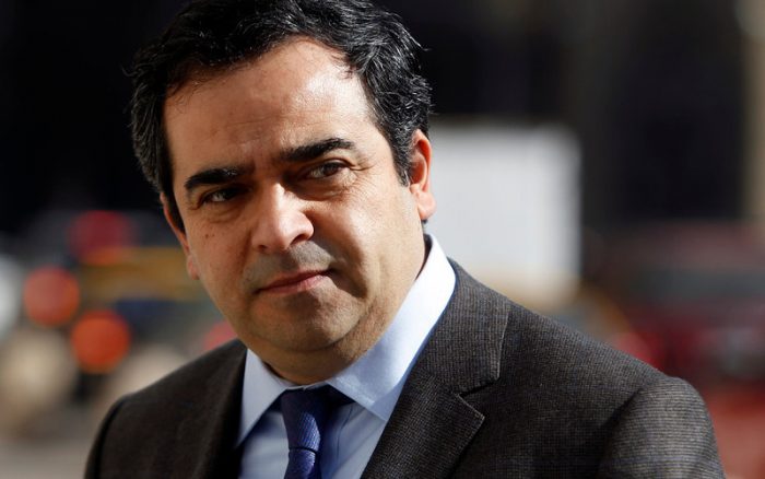 Quintana defiende a Peñailillo y pondrá presión a La Moneda para cumplir programa Quintana defiende a Peñailillo y pondrá presión a La Moneda para cumplir programa