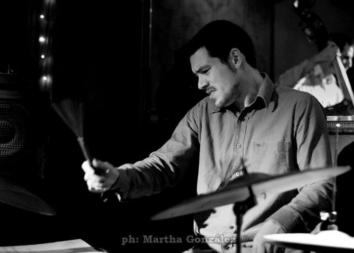 Concierto de Raimundo Santander y acompañanates junto a René Gatica en el Café del MAC, 25 de julio Concierto de Raimundo Santander y acompañanates junto a René Gatica en el Café del MAC, 25 de julio