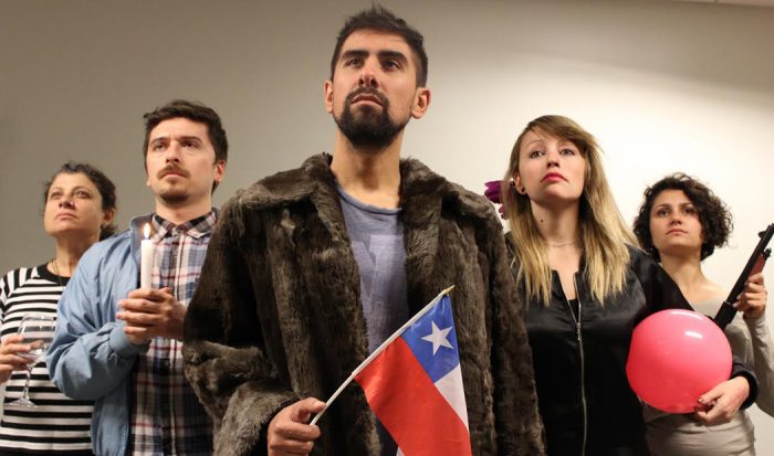 «Superhéroes en el jardín», una obra inspirada en el caso de la nana frentista que espiaba a militares «Superhéroes en el jardín», una obra inspirada en el caso de la nana frentista que espiaba a militares