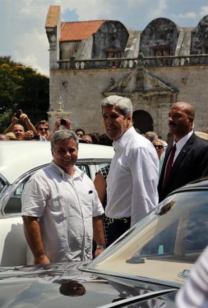Kerry se reúne con disidentes y reclama avances en derechos humanos en Cuba Kerry se reúne con disidentes y reclama avances en derechos humanos en Cuba