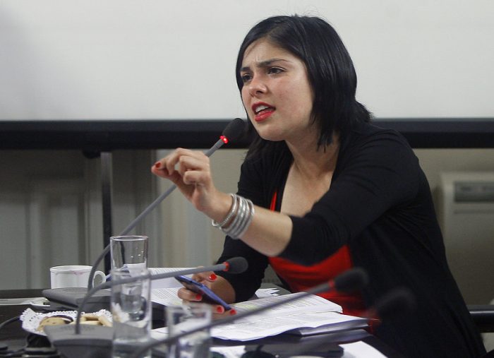 Karol Cariola y lobby católico anti aborto: «Lamento profundamente la intencionalidad con que ha actuado un sector de la Iglesia» Karol Cariola y lobby católico anti aborto: