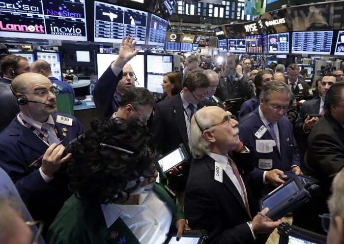 Wall Street cierra al alza y el Nasdaq alcanza un nuevo récord Wall Street cierra al alza y el Nasdaq alcanza un nuevo récord
