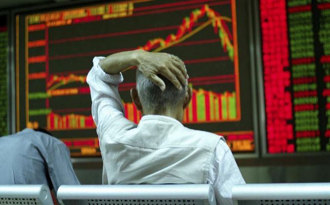 Bolsa china cae otro 5,3% este lunes, mientras el mundo se entera de la muerte de David Bowie Bolsa china cae otro 5,3% este lunes, mientras el mundo se entera de la muerte de David Bowie