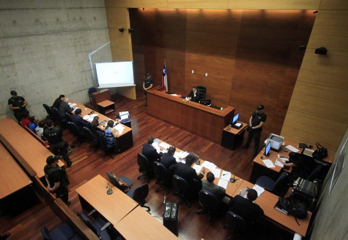 Diputados gremialistas piden urgencia a proyecto de ley que establece indemnización en caso de formalización por error Diputados gremialistas piden urgencia a proyecto de ley que establece indemnización en caso de formalización por error