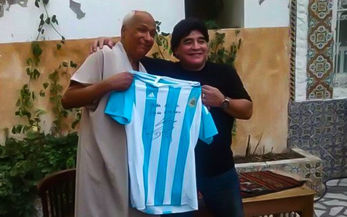 Maradona visita al árbitro que validó el gol con «la mano de Dios» de Argentina contra Inglaterra Maradona visita al árbitro que validó el gol con