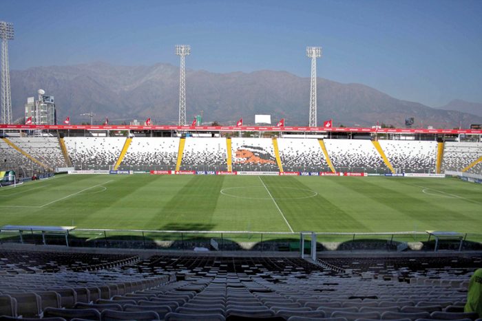 Nuevo balde de agua fría para Colo-Colo: Funcionario del club dio positivo al test de COVID-19 Nuevo balde de agua fría para Colo-Colo: Funcionario del club dio positivo al test de COVID-19