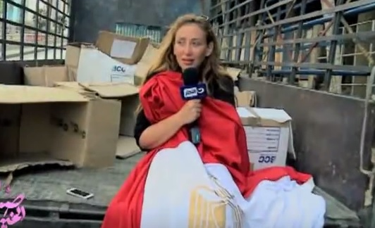 Presentadora de TV egipcia compite premio a la «insensibilidad» con reportera húngara Presentadora de TV egipcia compite premio a la
