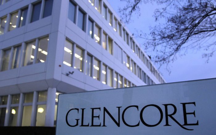 Glencore se enfrenta a Goldman por perspectiva para compañías mineras